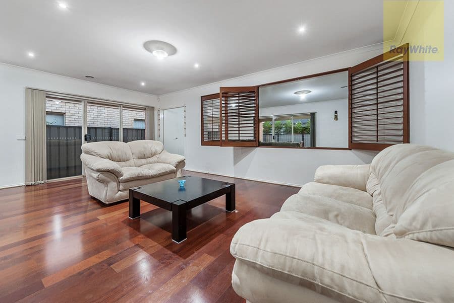 15 Hennessy Street, Craigieburn VIC 3064, Craigieburn - Thumbnail 3