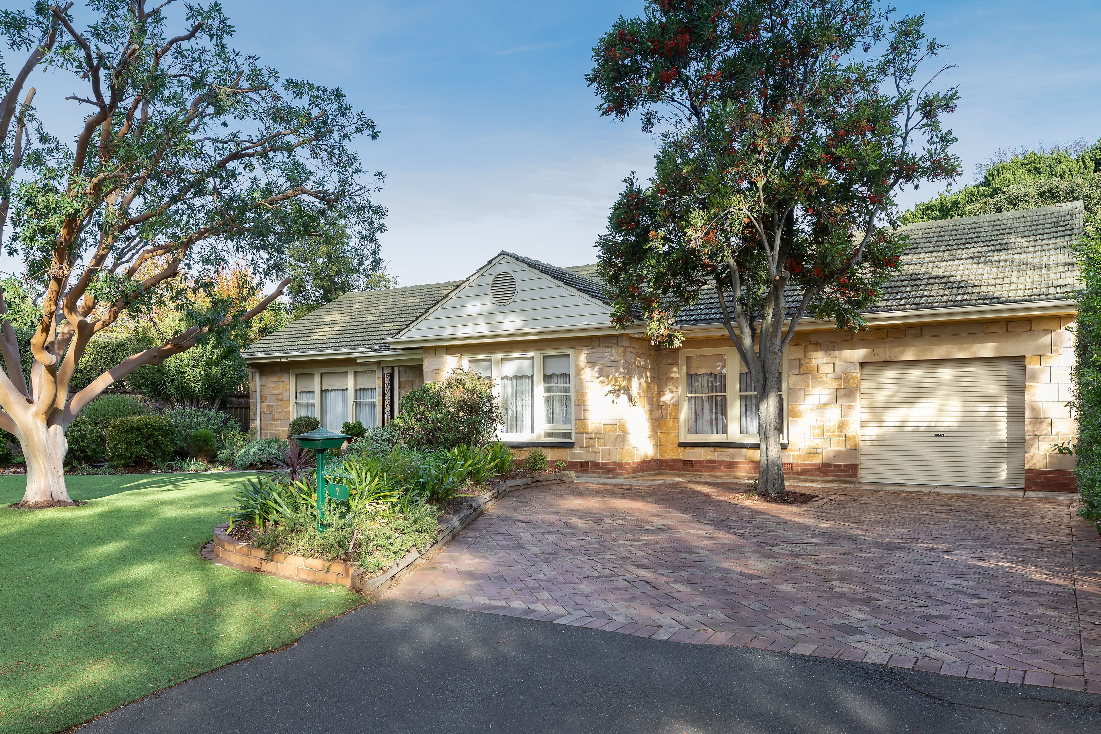 7 Surrey Crescent, Lower Mitcham SA 5062, Lower Mitcham - Image 1