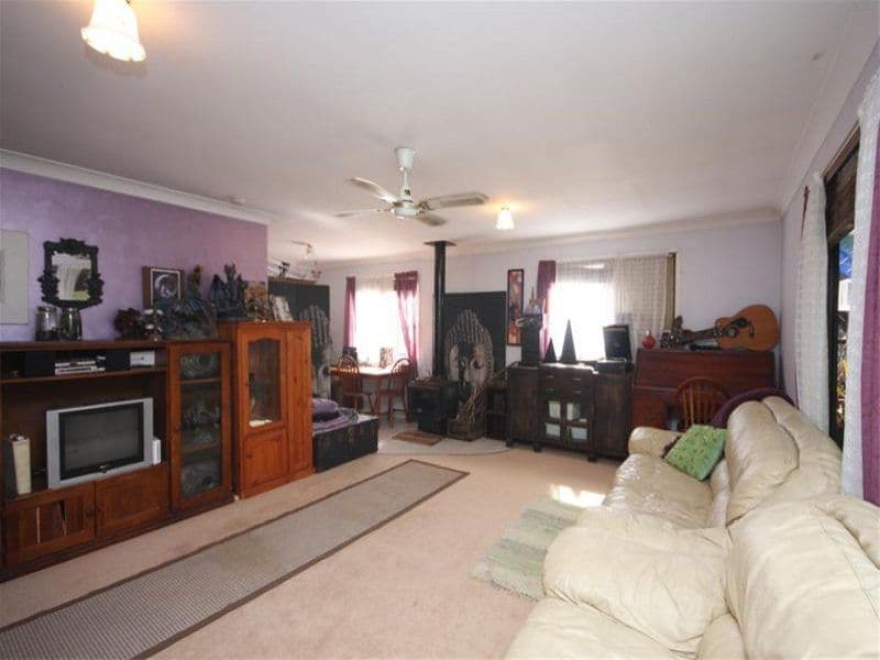 25 Dora Street, MORISSET NSW 2264, Morisset - Thumbnail 2