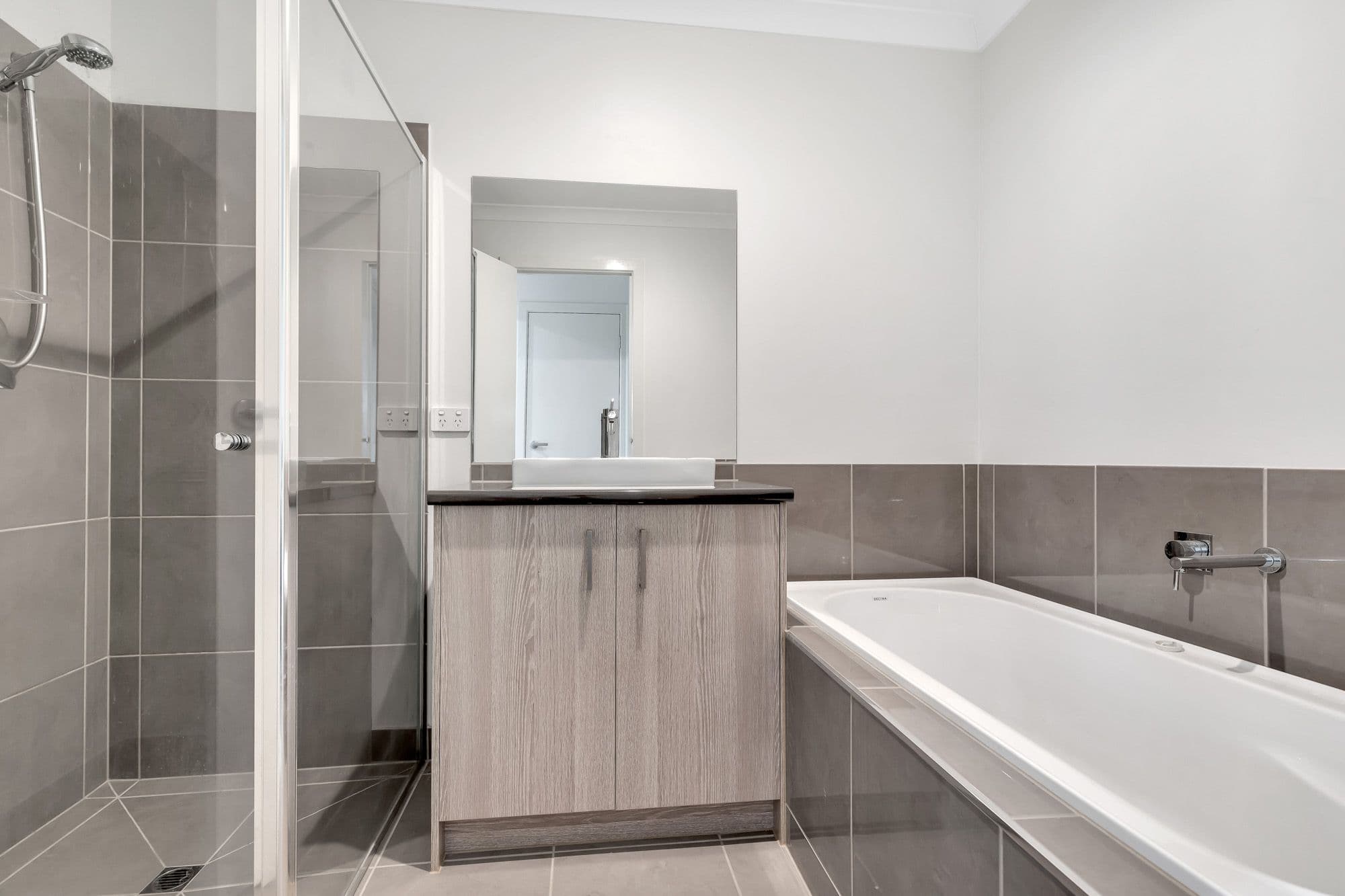 3 Harogen Drive, Werribee VIC 3030, Werribee - Thumbnail 3