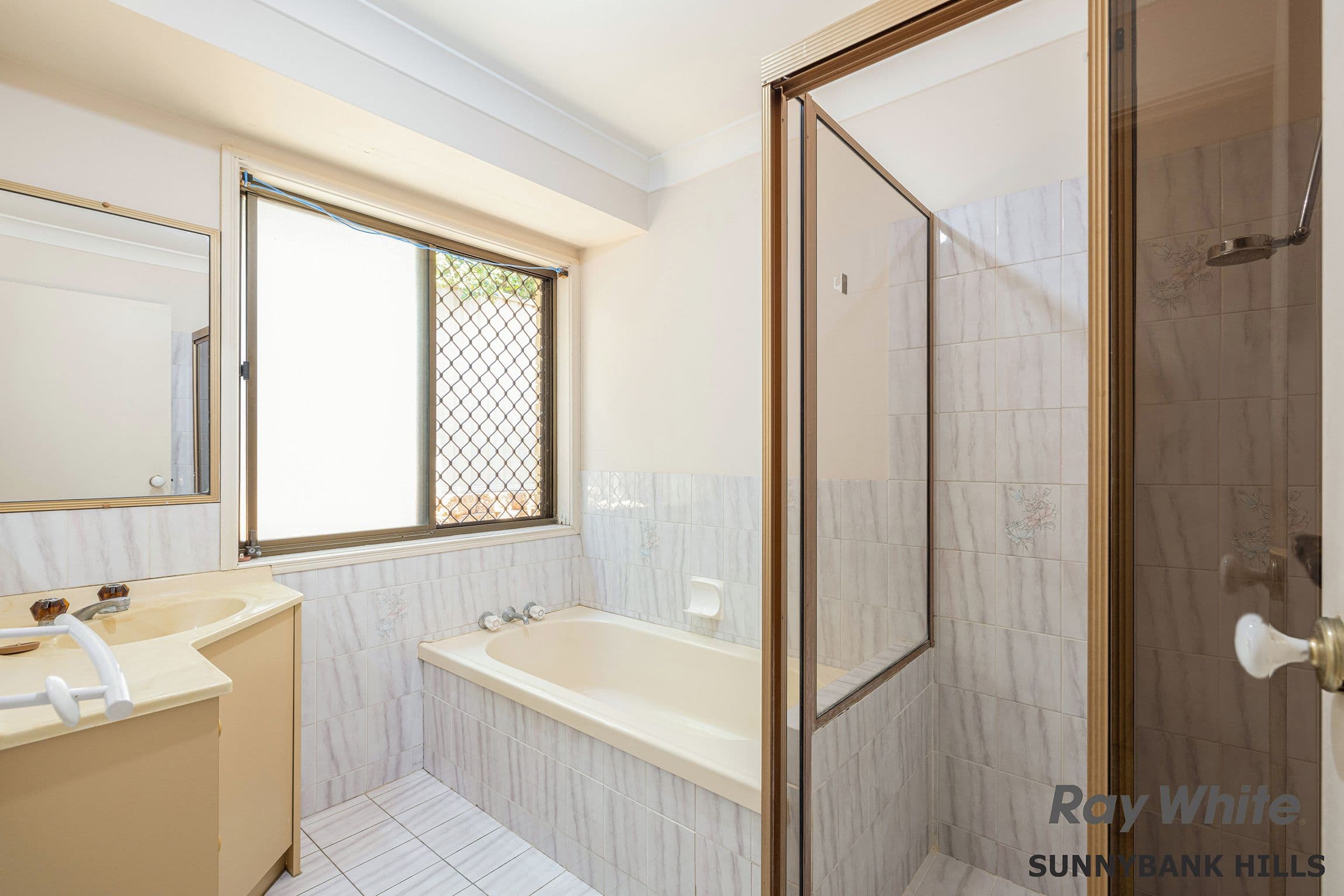 8 Carrumbella Drive, Arundel QLD 4214, Arundel - Thumbnail 7