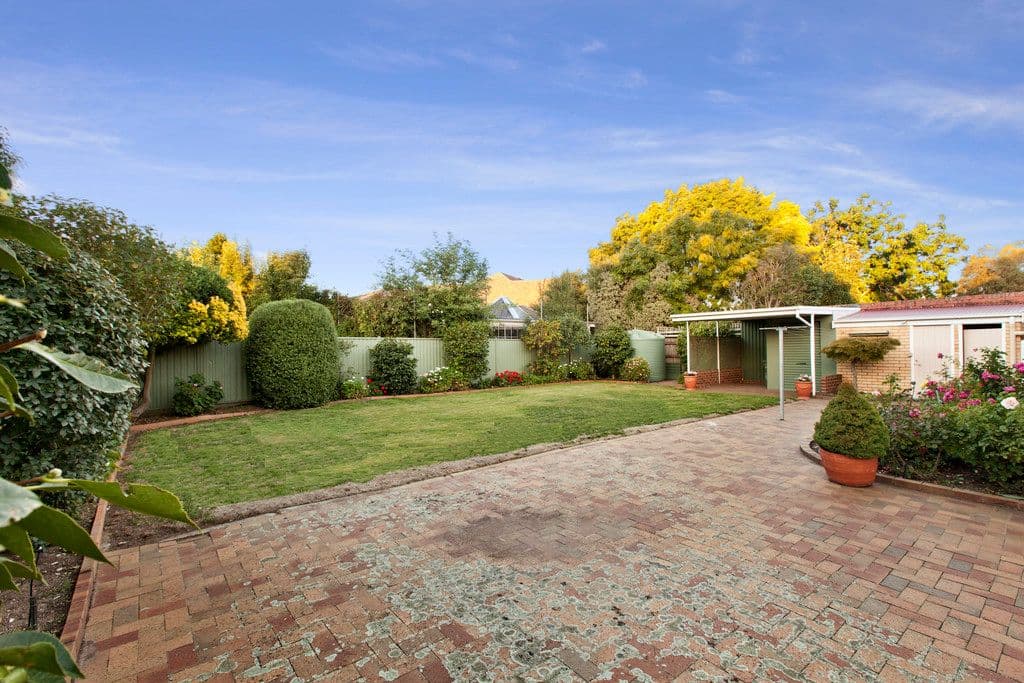 1010 Macarthur Street, Lake Wendouree VIC 3350, Lake Wendouree - Thumbnail 4