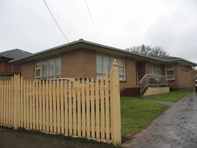 12 St James Crescent, WARRNAMBOOL VIC 3280, Warrnambool - Thumbnail 2