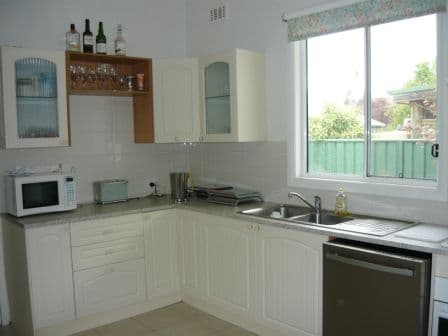 834 St James Crescent, ALBURY NSW 2640, North Albury - Thumbnail 2