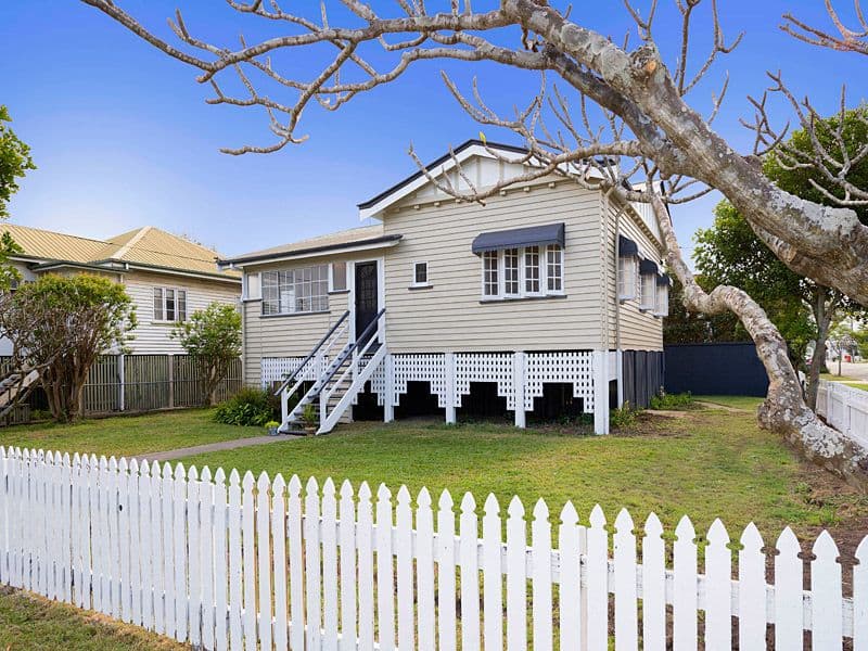 18 Windsor Street, HAMILTON QLD 4007, Hamilton - Image 1