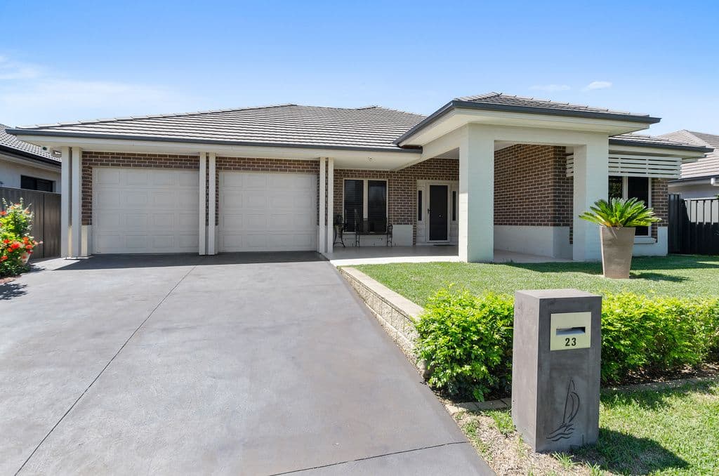 23 Waterview Avenue, Haywards Bay - Image 1