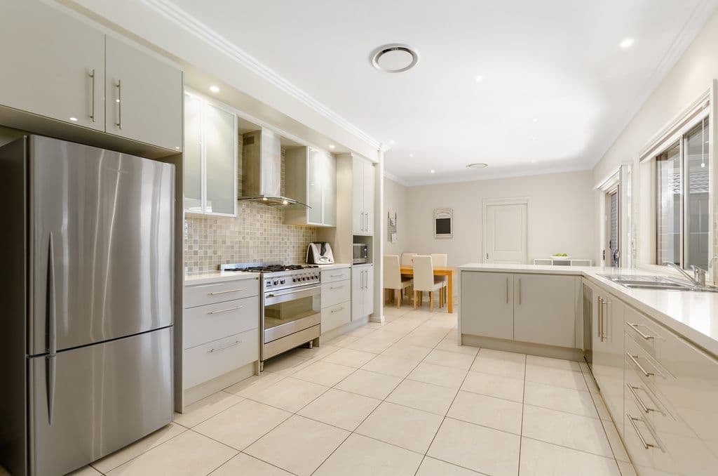 23 Waterview Avenue, Haywards Bay - Thumbnail 3