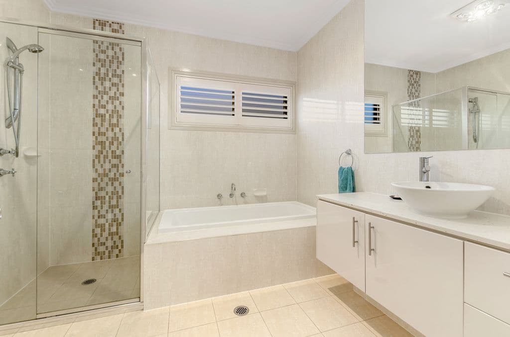 23 Waterview Avenue, Haywards Bay - Thumbnail 5
