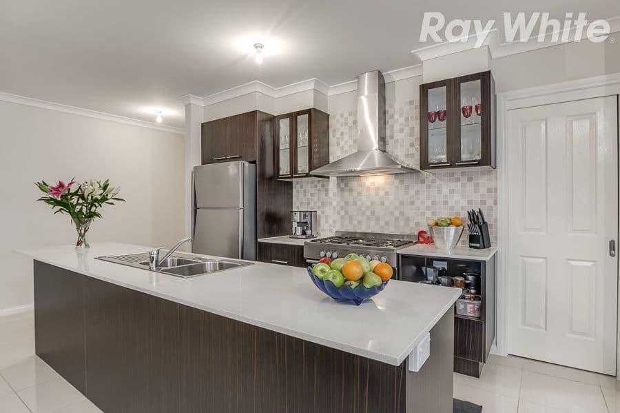 194 Blossom Park Drive, MILL PARK VIC 3082, Mill Park - Thumbnail 3