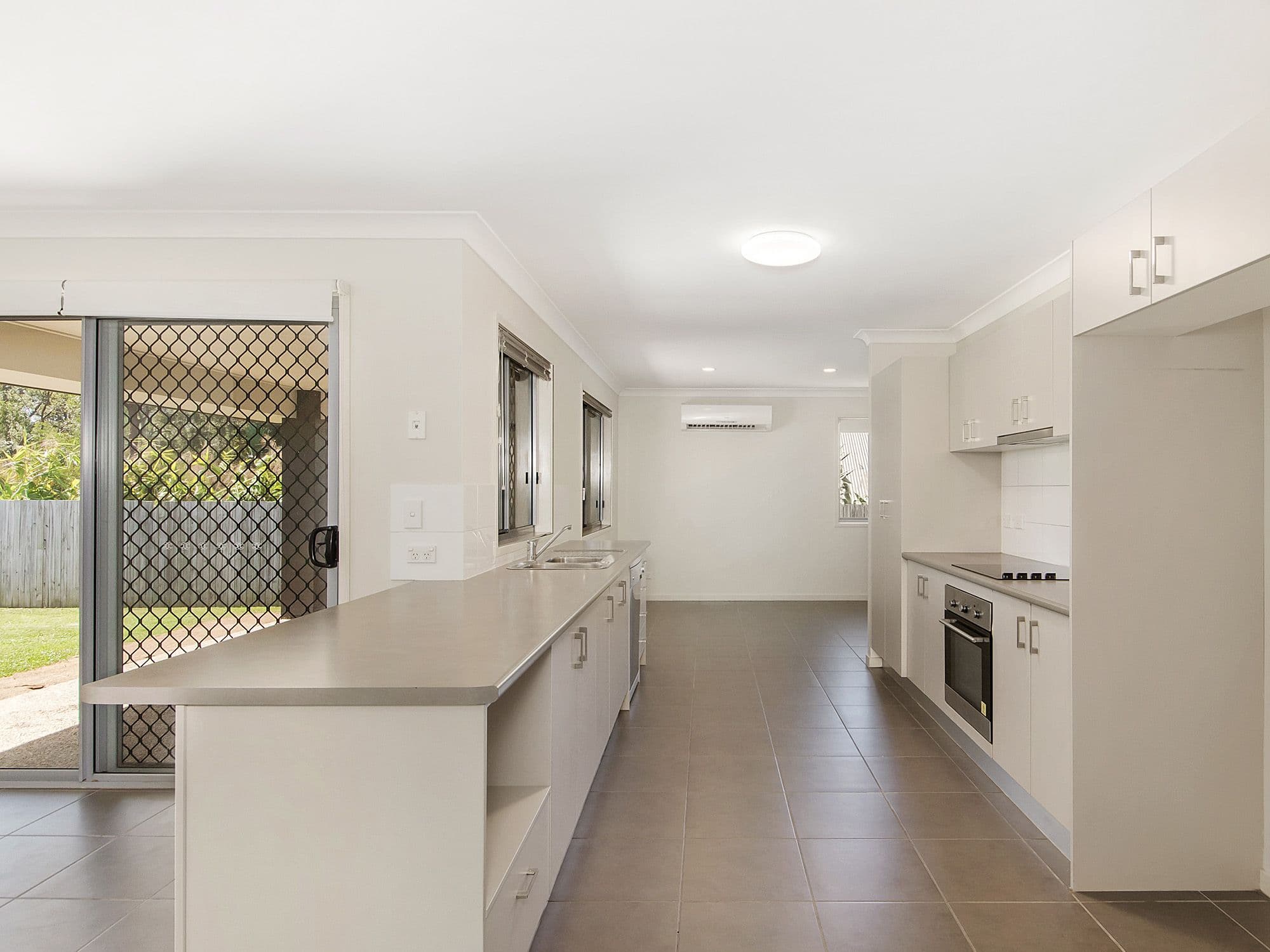 12 Murphys Lane, Oxenford QLD 4210, Oxenford - Thumbnail 7