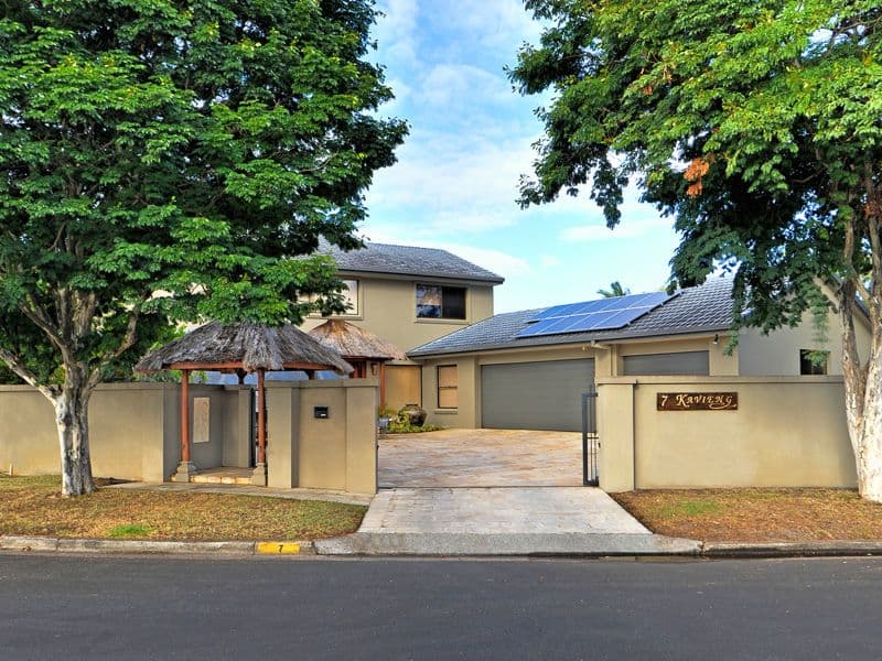 7 Kavieng Crescent, RUNAWAY BAY QLD 4216, Runaway Bay - Thumbnail 2