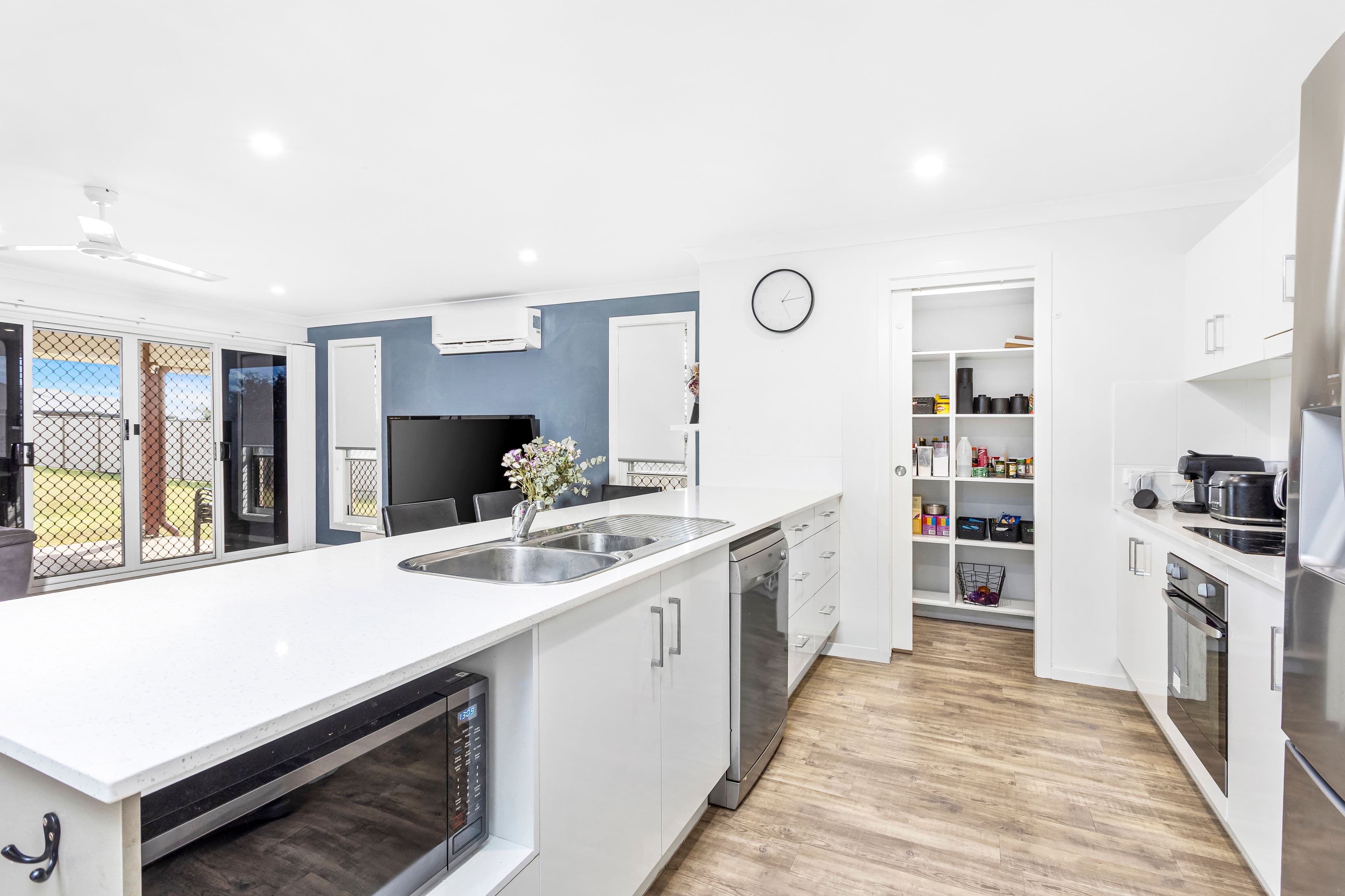 16 Olympic Avenue, Gracemere QLD 4702, Gracemere - Thumbnail 4