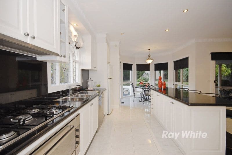 13 Alexis Court, WANTIRNA SOUTH VIC 3152, Wantirna South - Thumbnail 4