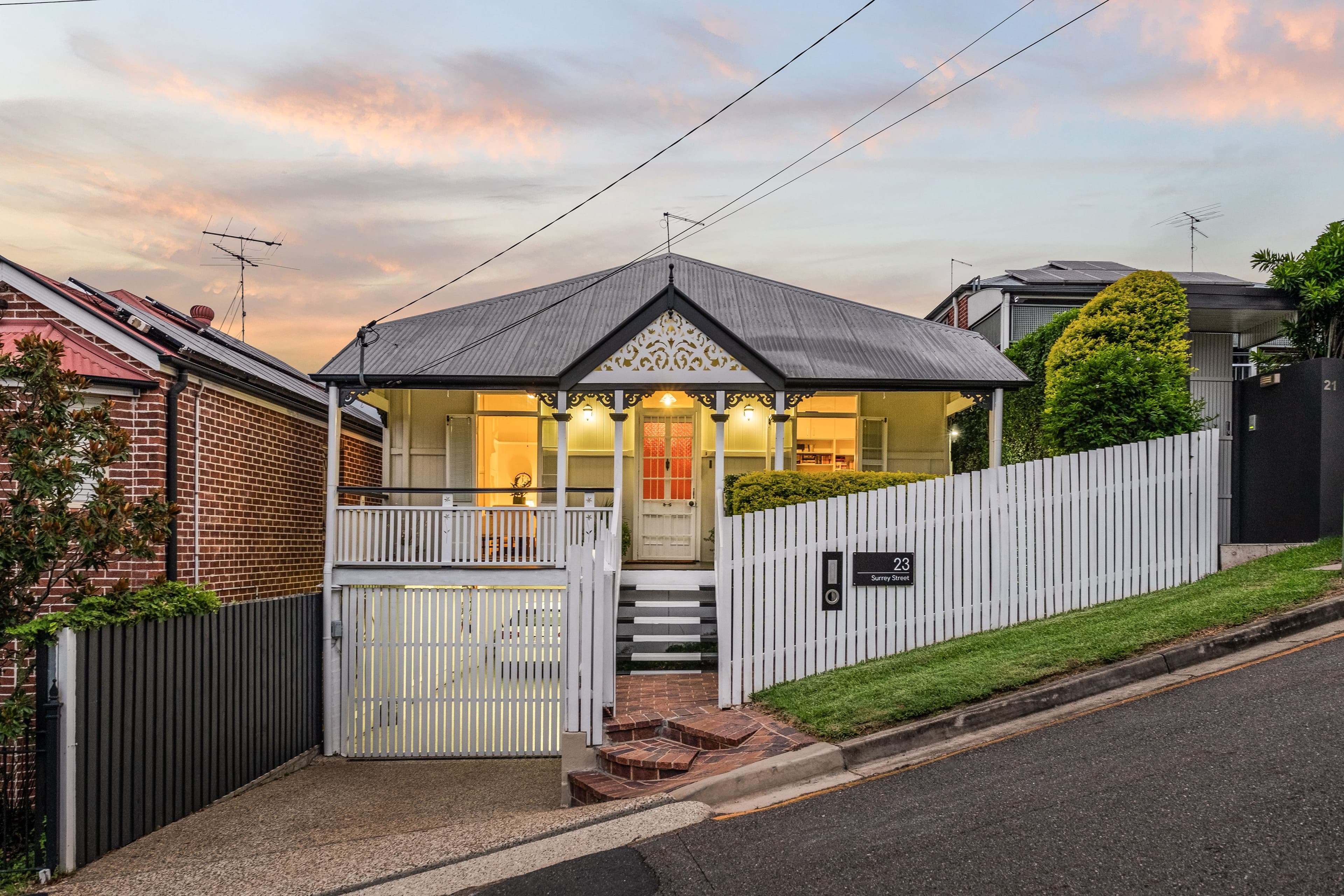 23 Surrey Street, Red Hill QLD 4059, Red Hill - Thumbnail 2