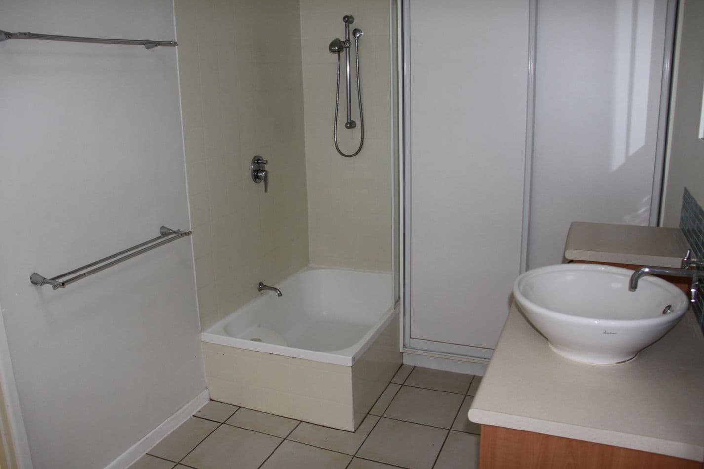 16 Beach Avenue, TANNUM SANDS QLD 4680, Tannum Sands - Thumbnail 7