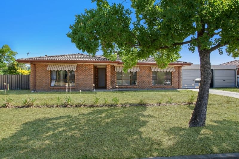 2 Graetz Court, Lavington - Image 1