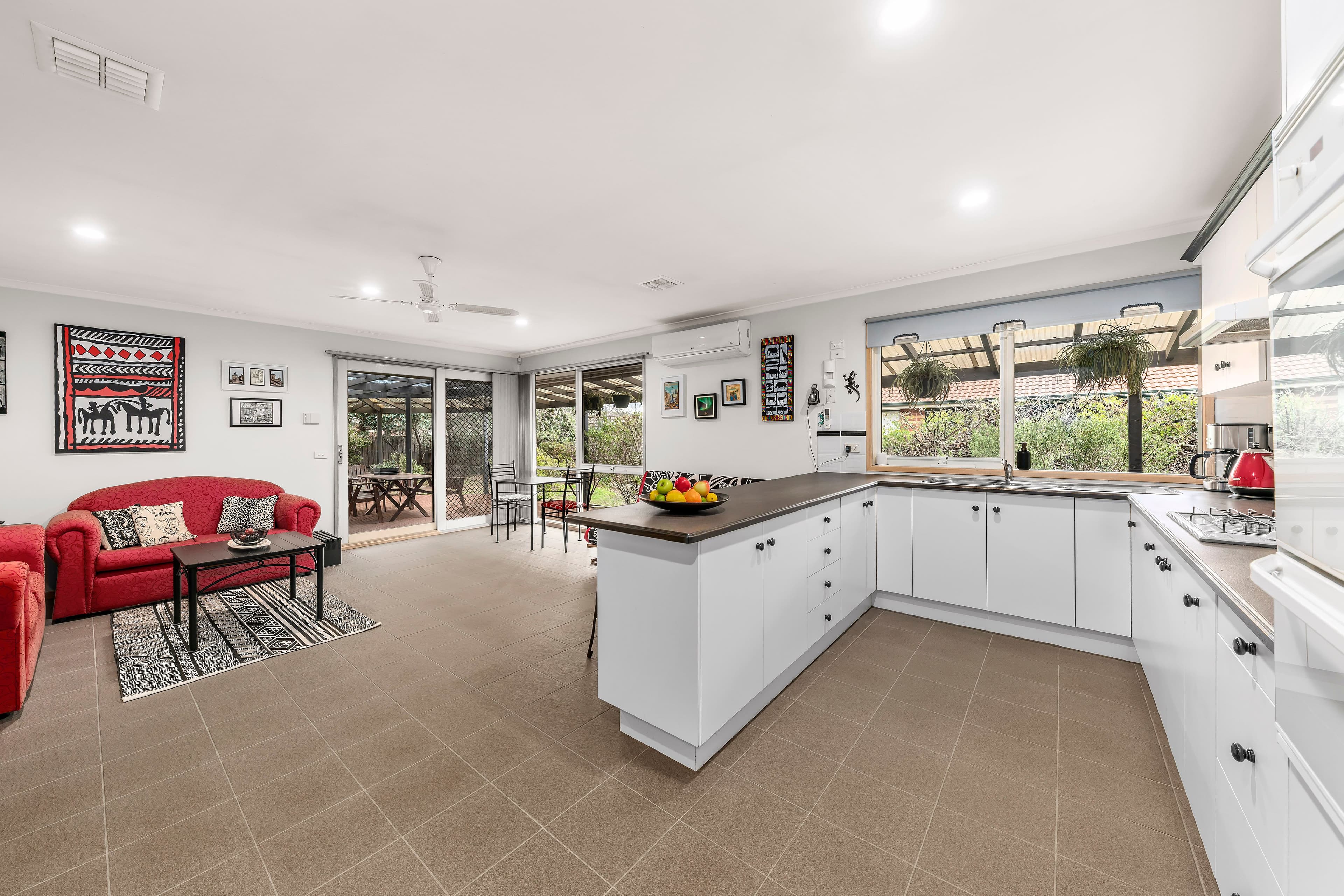 11 Carroll Crescent, Mill Park VIC 3082, Mill Park - Thumbnail 2