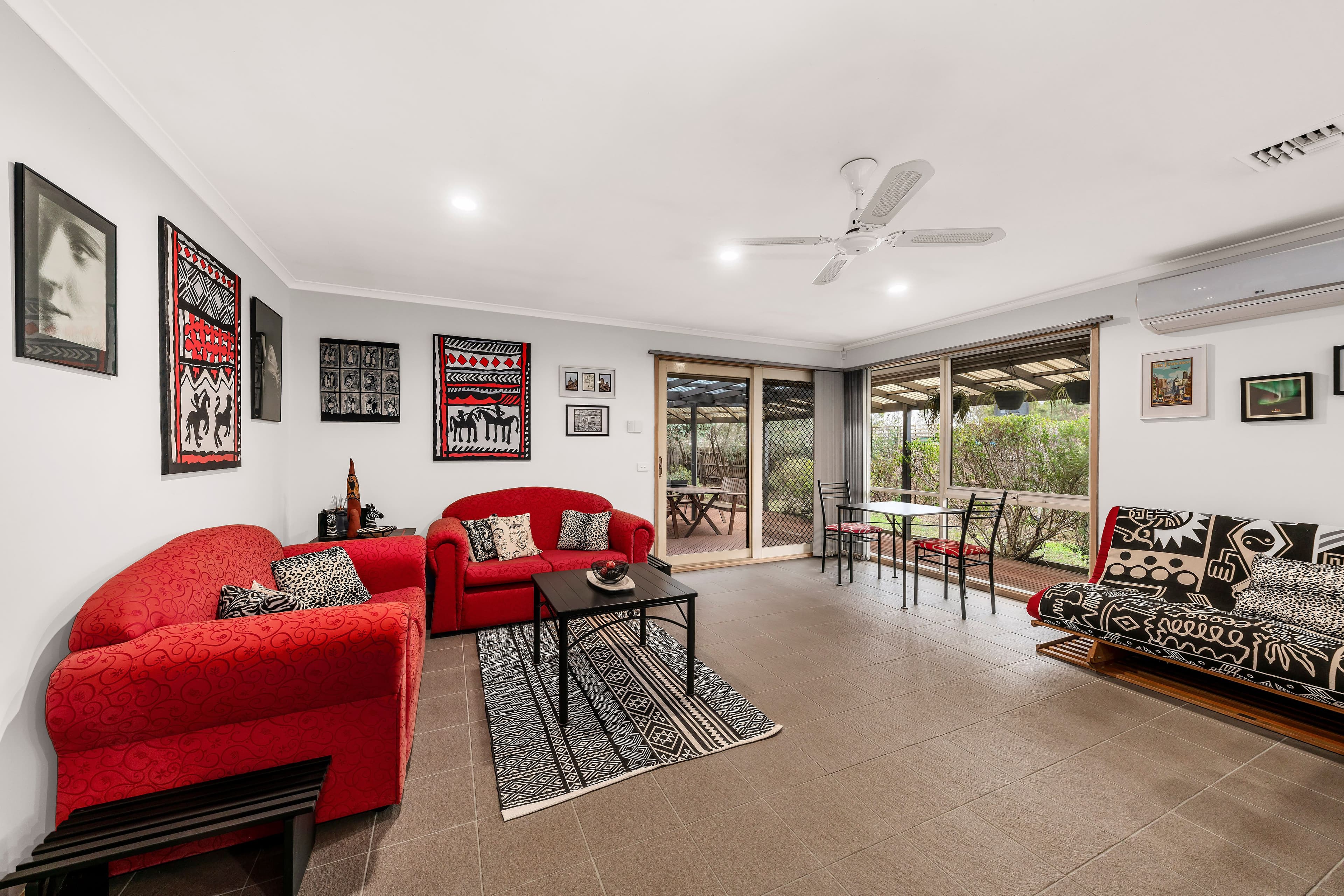 11 Carroll Crescent, Mill Park VIC 3082, Mill Park - Thumbnail 3