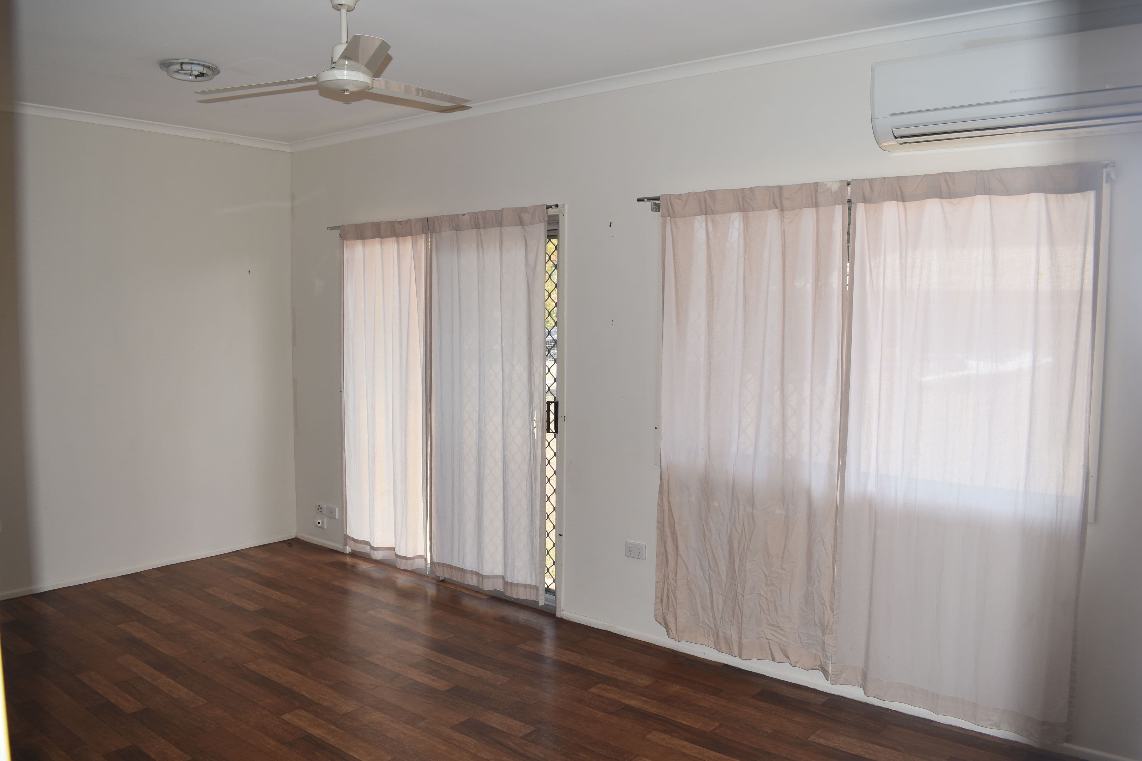 14 Saffola Place, Emerald QLD 4720, Emerald - Thumbnail 2