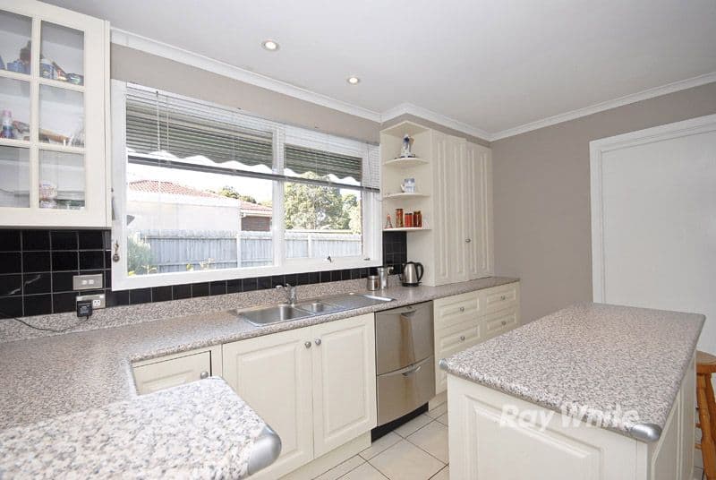 5 Amesbury Avenue, WANTIRNA VIC 3152, Wantirna - Thumbnail 4