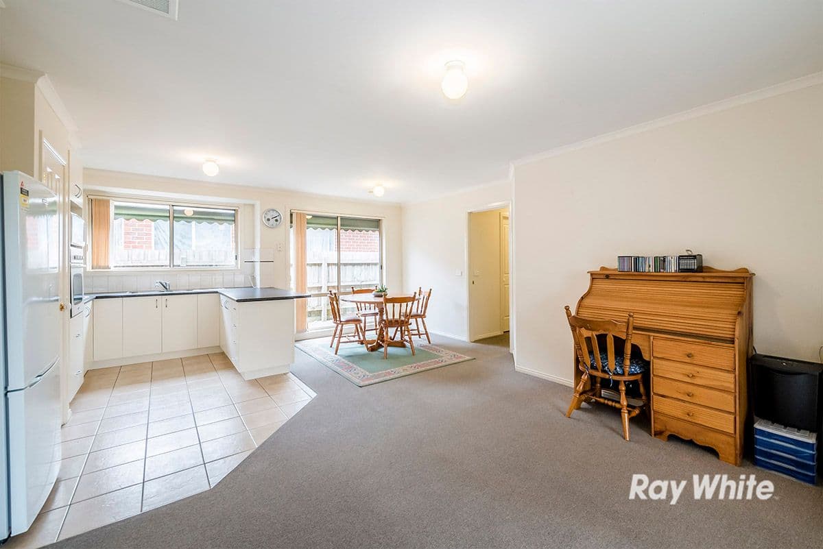 8 Fishburn Place, Cranbourne West VIC 3977, Cranbourne West - Thumbnail 3