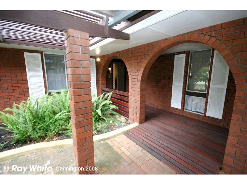 32 Cohuna Drive, ARMADALE WA 6112, Armadale - Thumbnail 2