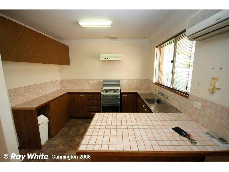 32 Cohuna Drive, ARMADALE WA 6112, Armadale - Thumbnail 3