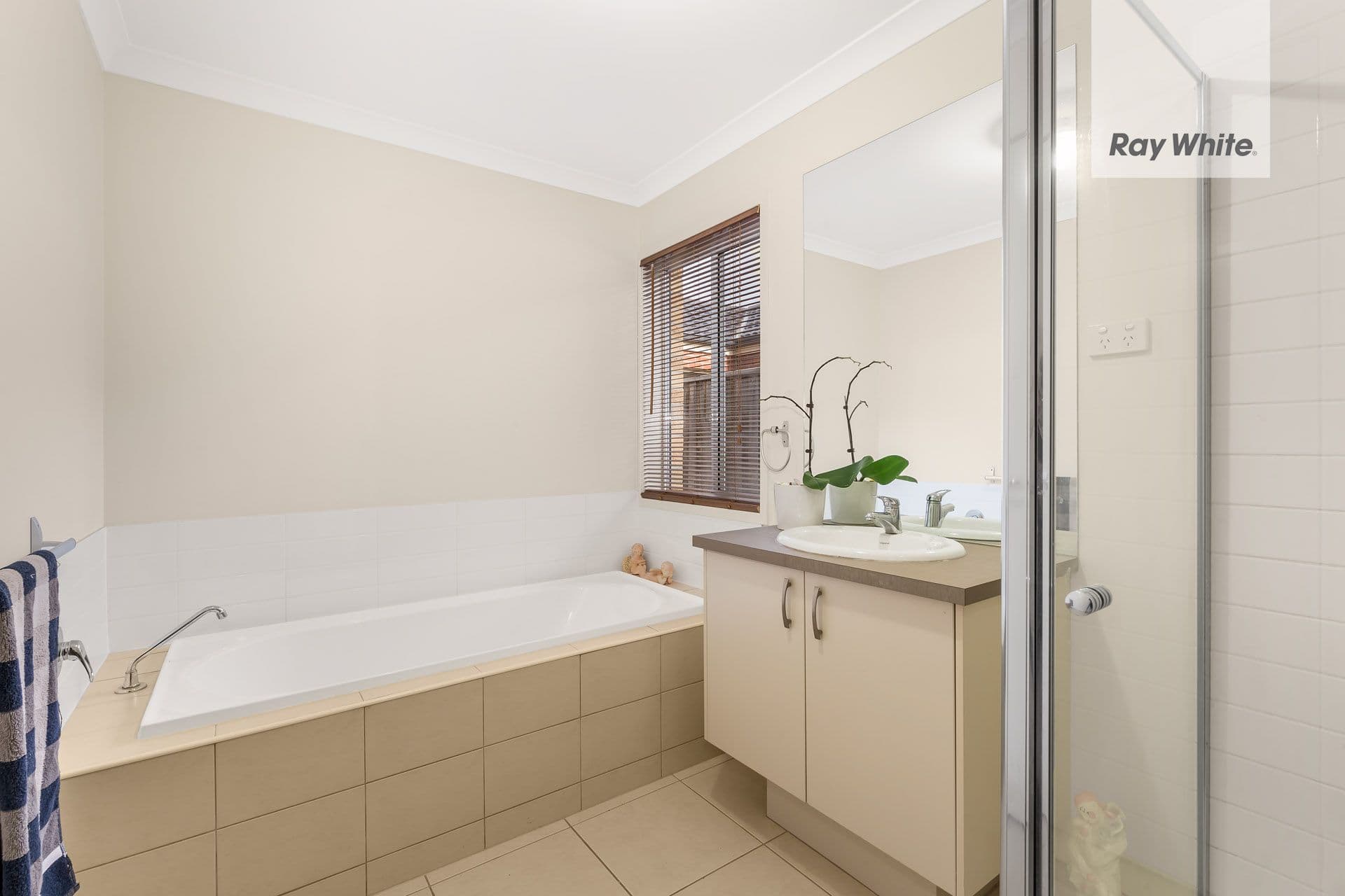 6 Jezwing Avenue, South Morang VIC 3752, South Morang - Thumbnail 3