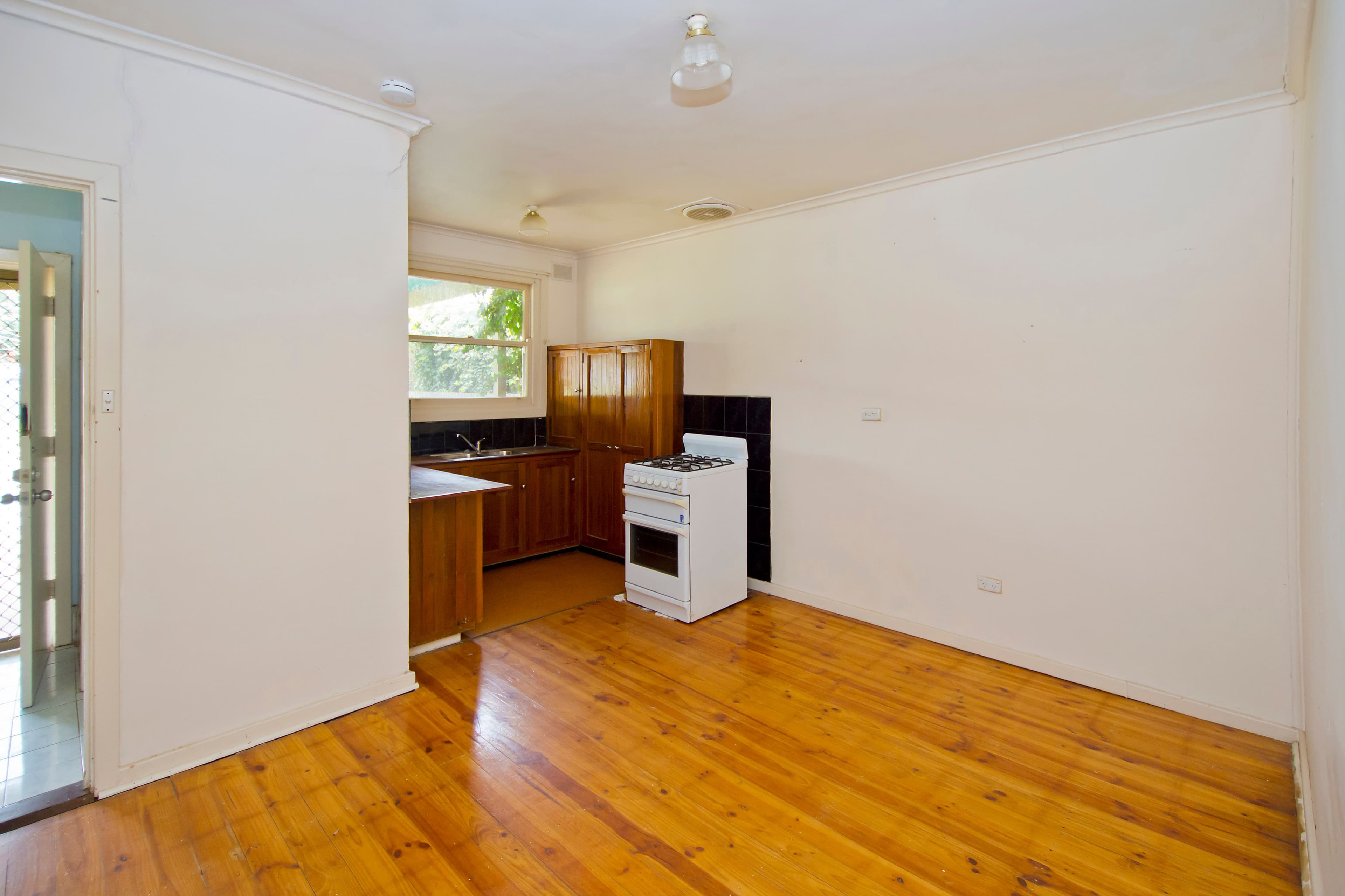 6 Redcliffe Street, Davoren Park SA 5113, Davoren Park - Thumbnail 4