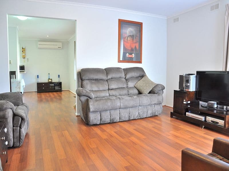44 Buckmaster Drive, MILL PARK VIC 3082, Mill Park - Thumbnail 4