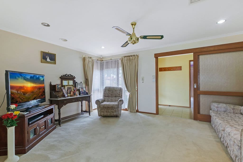 42 Carlisle Drive, EPPING VIC 3076, Epping - Thumbnail 3