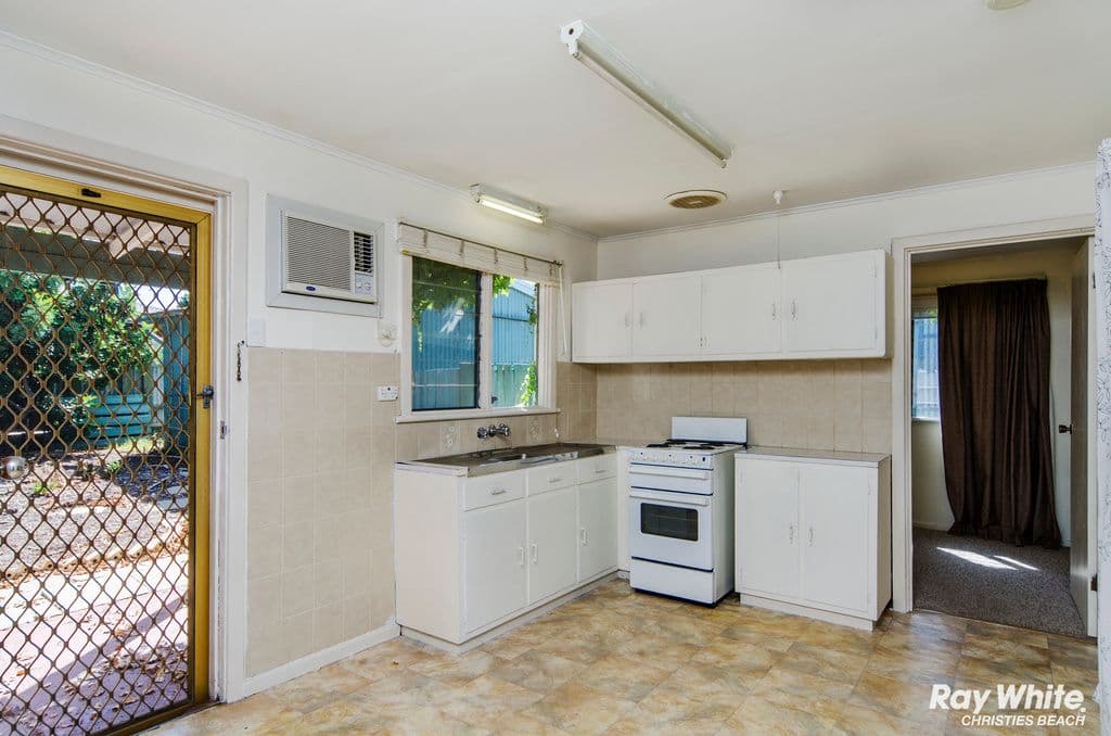 31 Clovelly Avenue, Christies Beach SA 5165, Christies Beach - Thumbnail 2