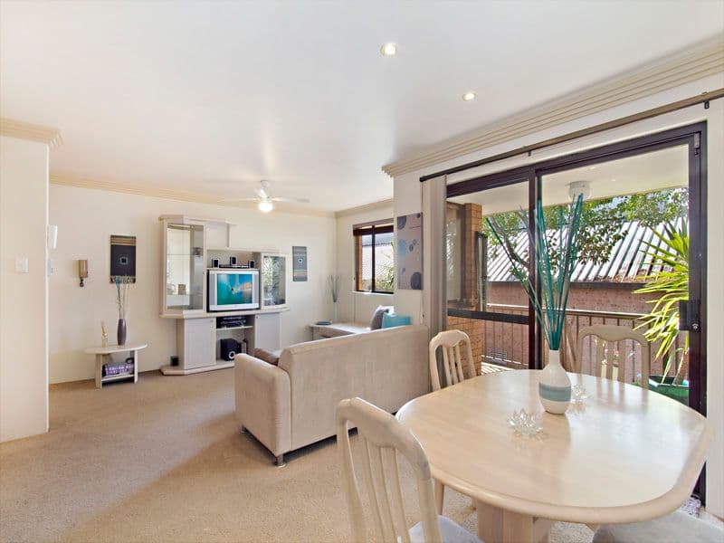 50 Auburn Street, SUTHERLAND NSW 2232, Sutherland - Thumbnail 3
