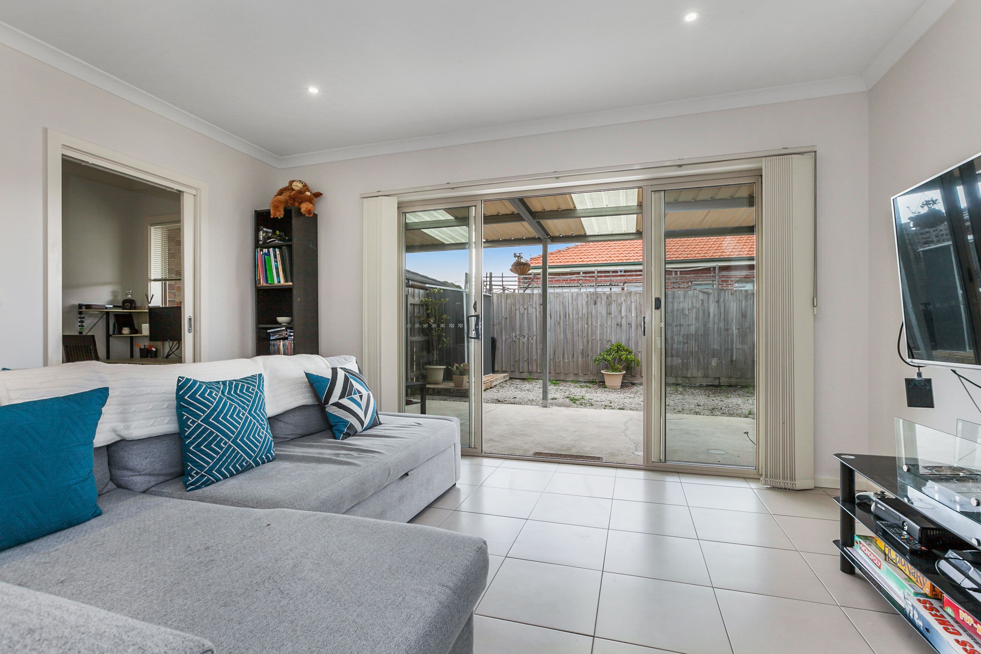 32 St Vigeons Road, Reservoir VIC 3073, Reservoir - Thumbnail 2