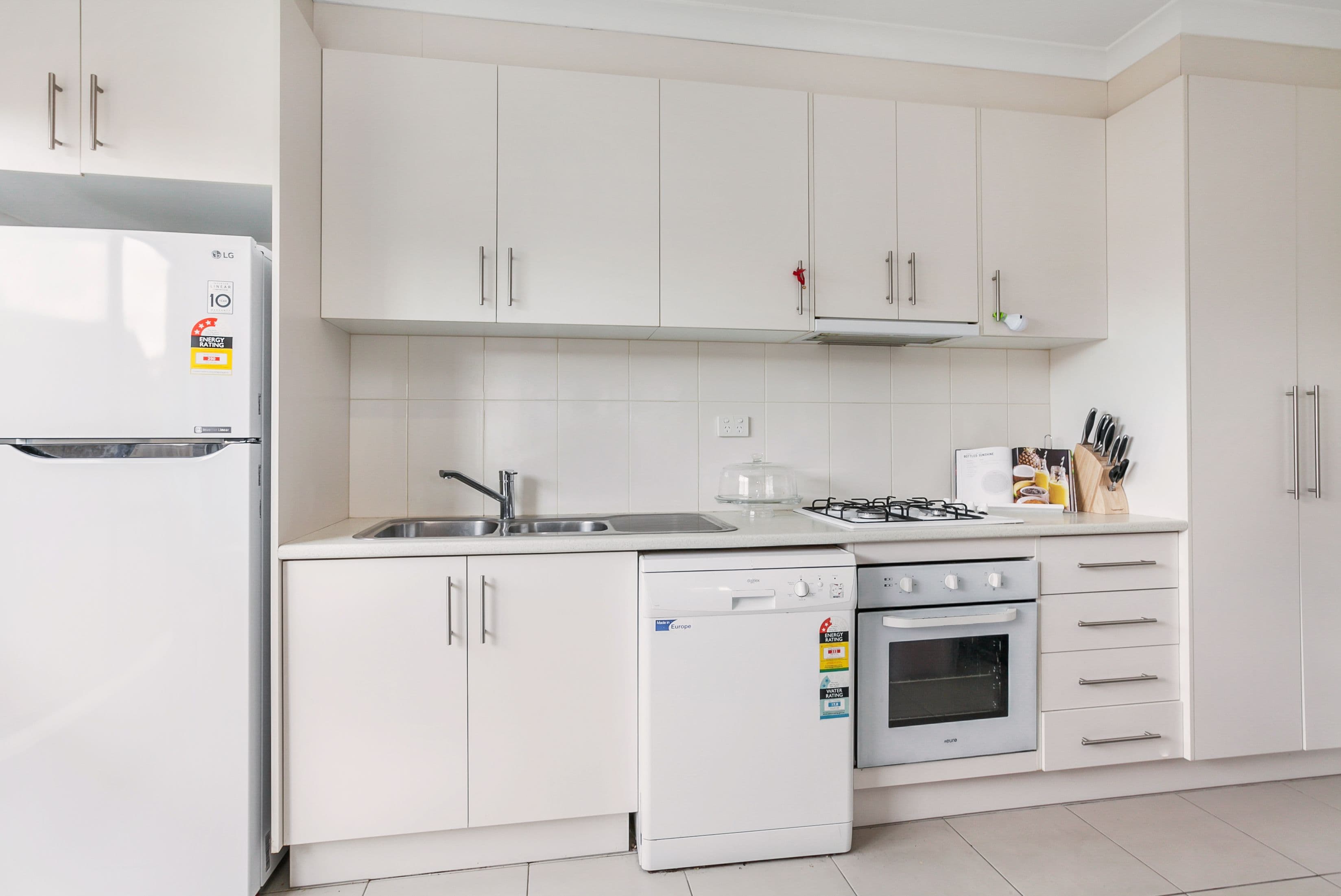 32 St Vigeons Road, Reservoir VIC 3073, Reservoir - Thumbnail 3