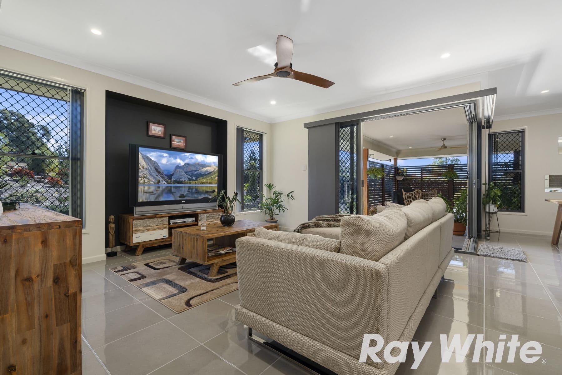 136 - 138 Montanus Drive, Woodford QLD 4514, Woodford - Thumbnail 3