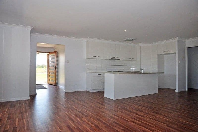 7 Vinnicombe Street, KEARNEYS SPRING QLD 4350, Kearneys Spring - Thumbnail 5