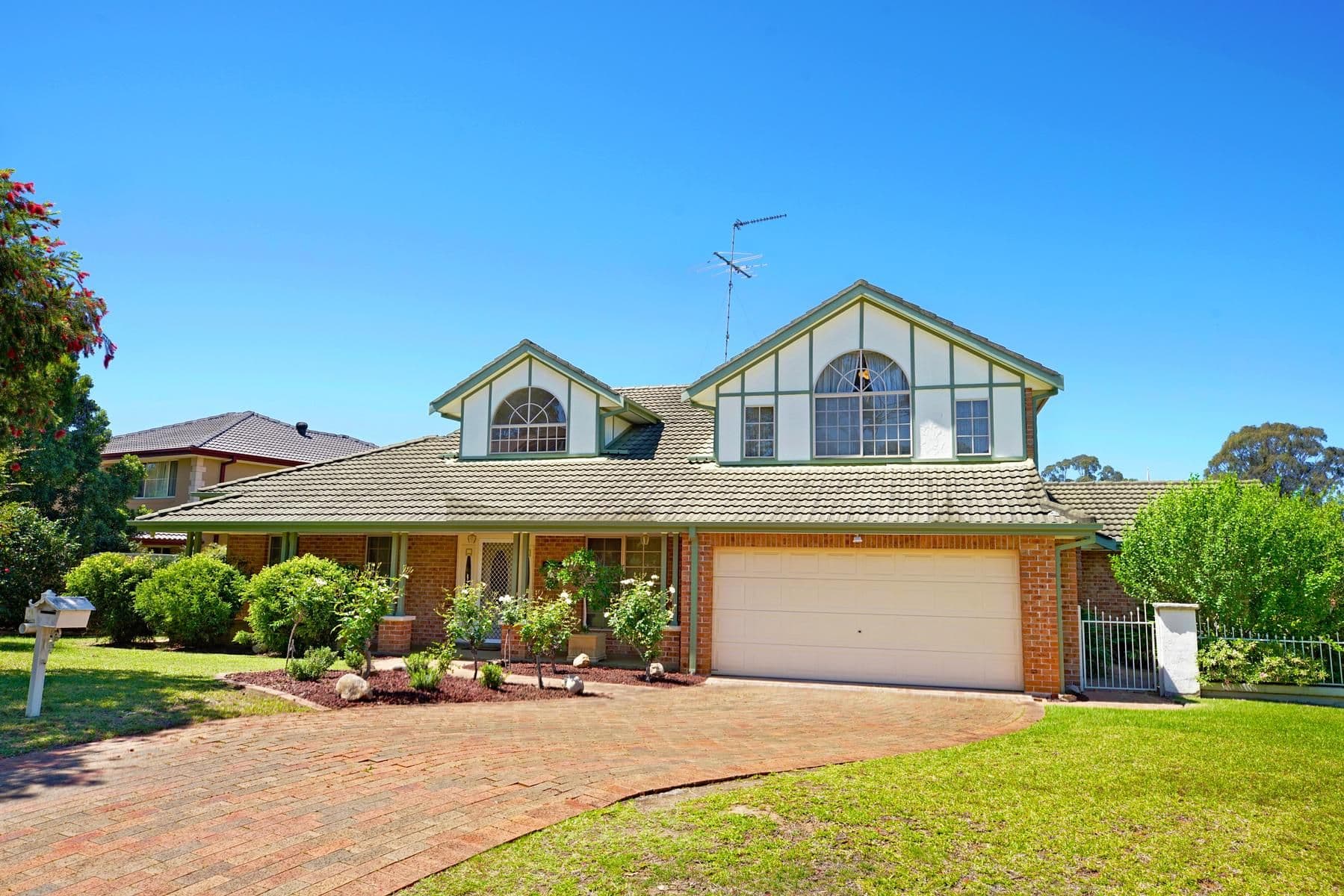 11 Duncan Close, Glenmore Park - Image 1