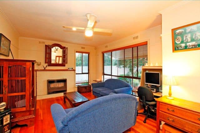 126 Boldrewood Parade, RESERVOIR VIC 3073, Reservoir - Thumbnail 4