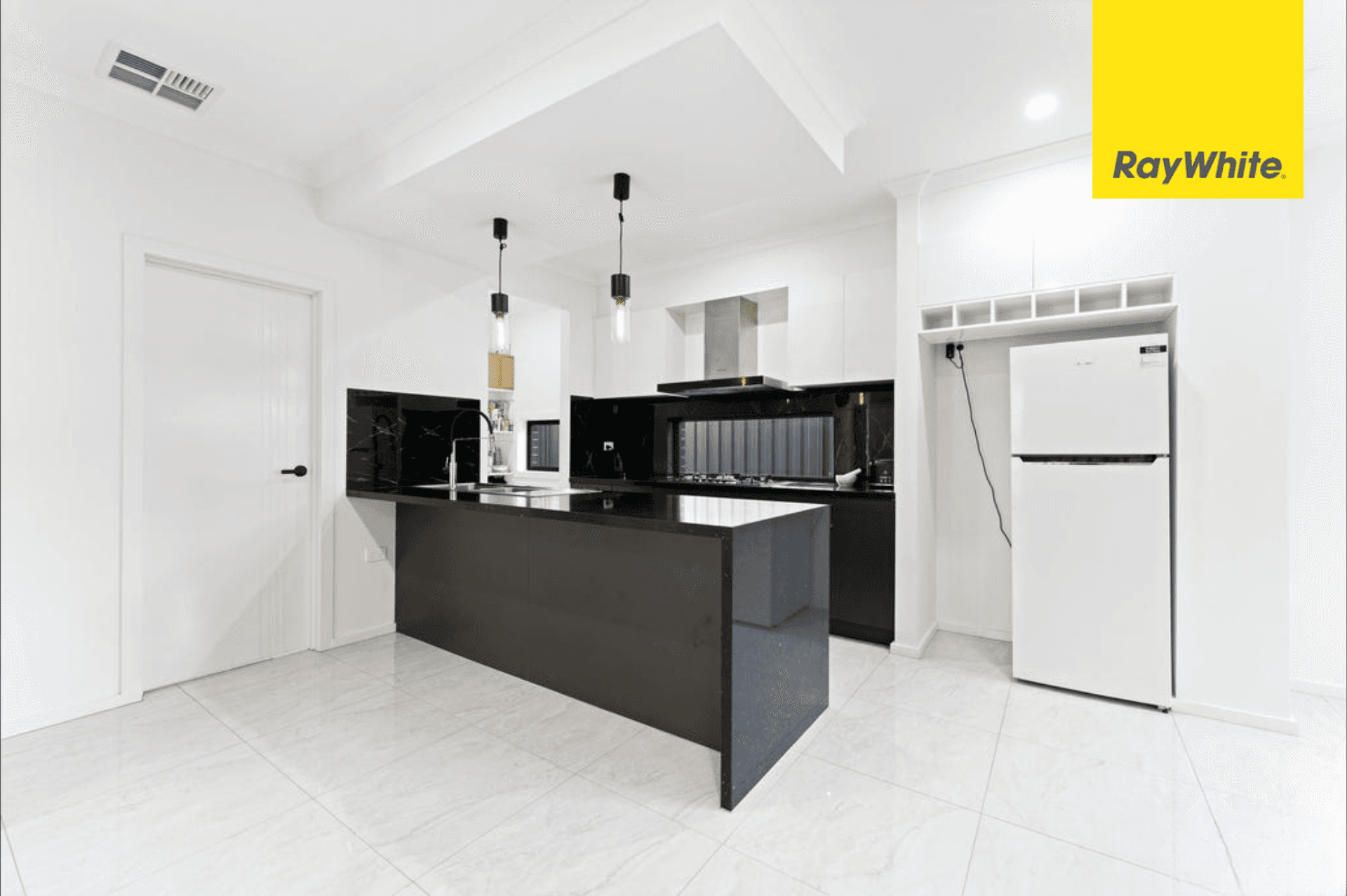 37 Irvine Avenue, Strathtulloh VIC 3338, Strathtulloh - Thumbnail 2
