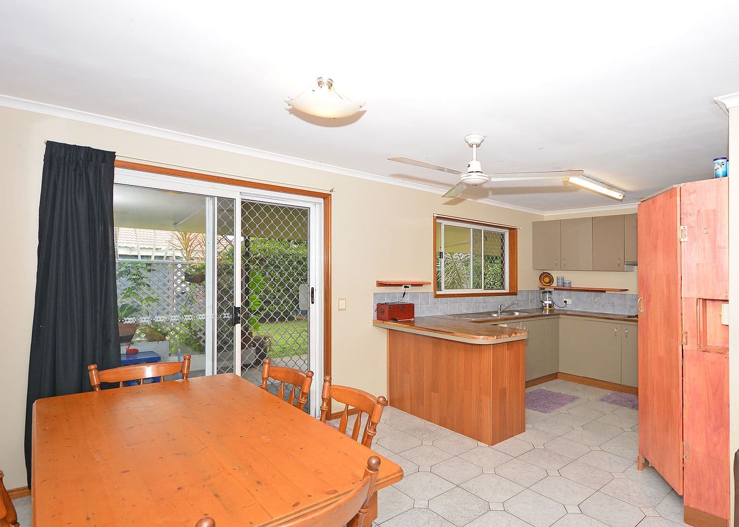 43 Sunset Crescent, Torquay QLD 4655, Torquay - Thumbnail 2