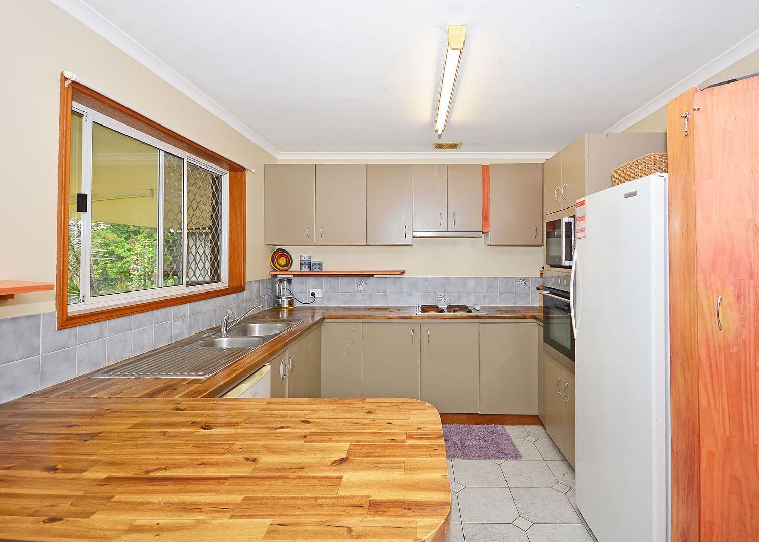 43 Sunset Crescent, Torquay QLD 4655, Torquay - Thumbnail 8