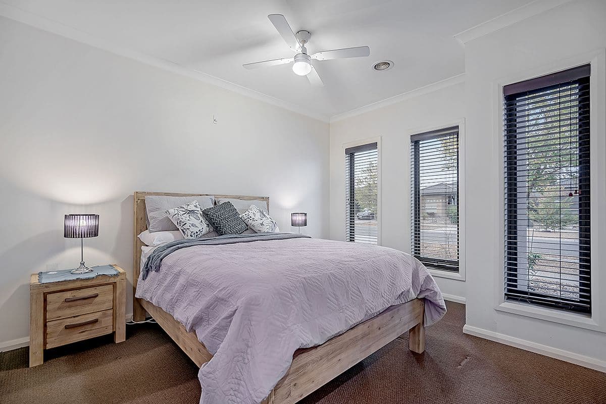 37 Thorngrove Avenue, Craigieburn VIC 3064, Craigieburn - Thumbnail 2