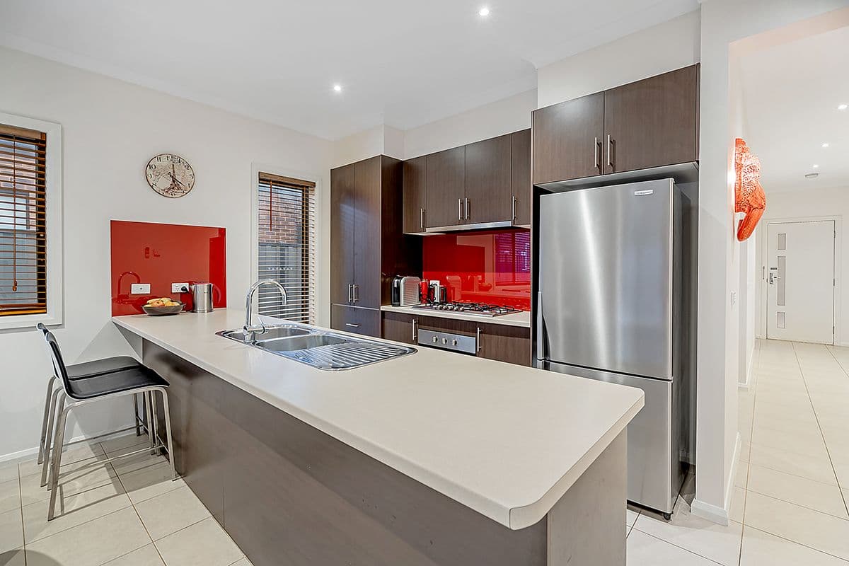 37 Thorngrove Avenue, Craigieburn VIC 3064, Craigieburn - Thumbnail 5