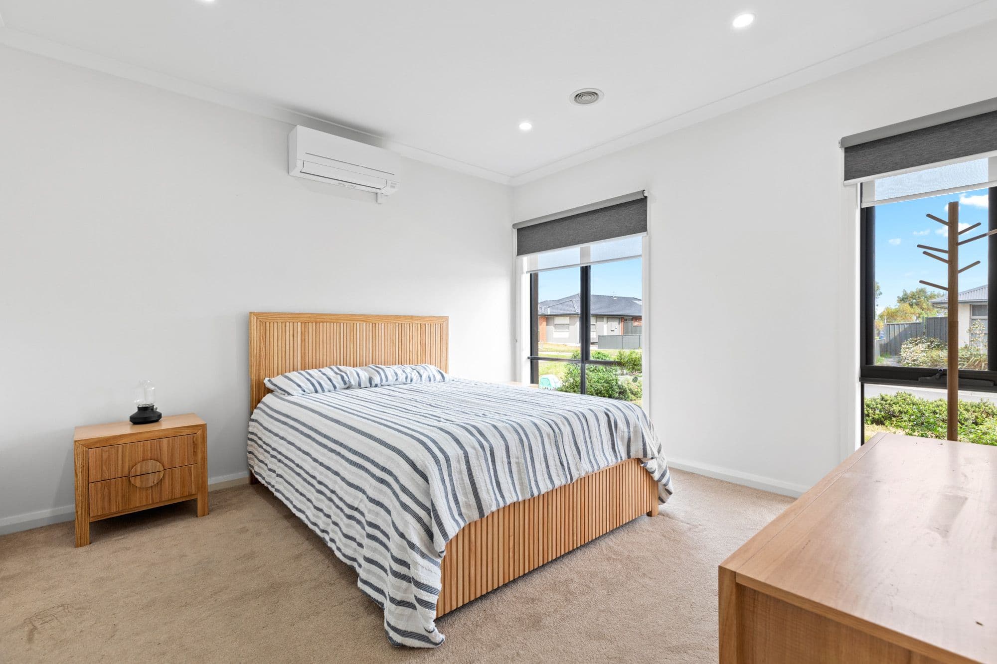 14 Abbeygate Drive, Werribee VIC 3030, Werribee - Thumbnail 2