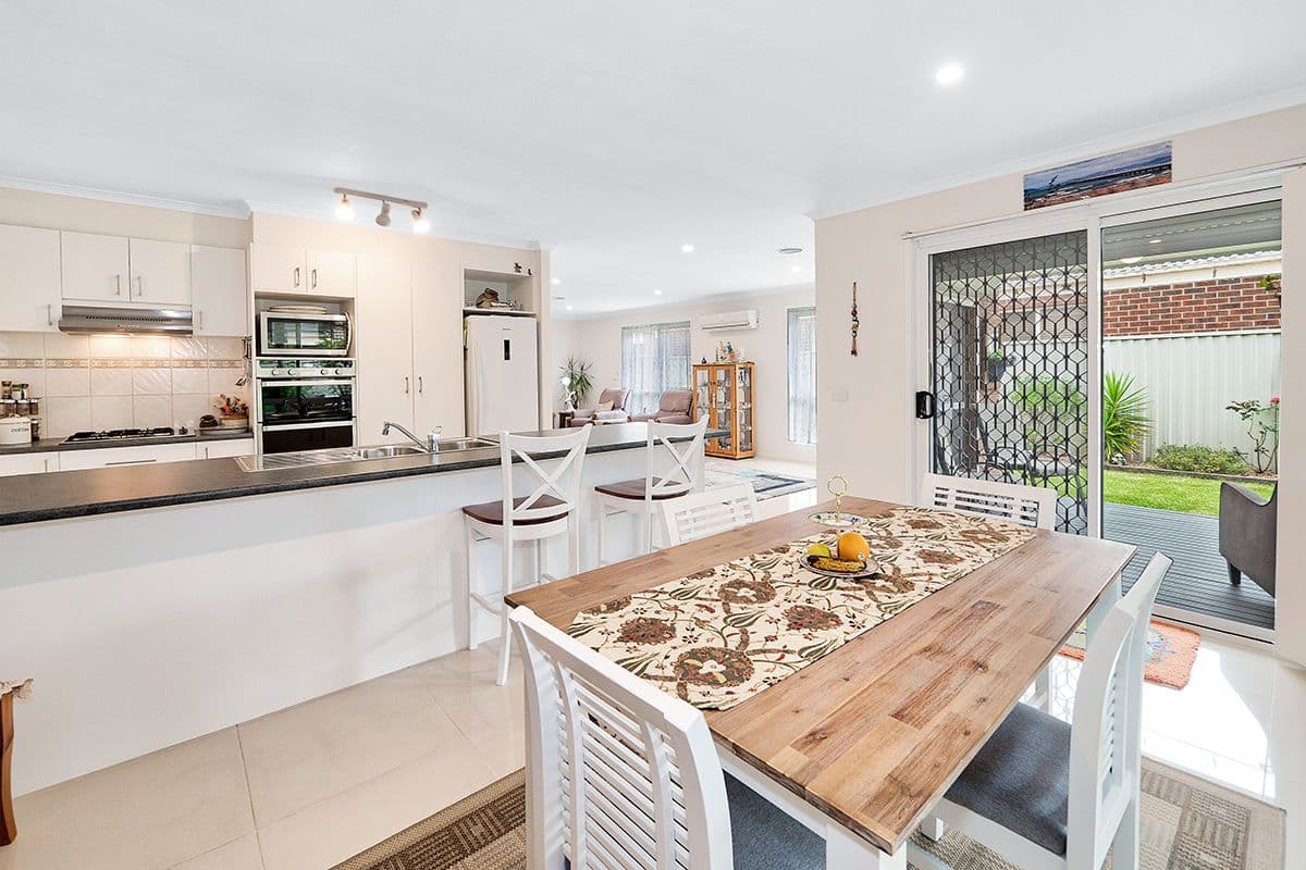 5 Barwon Drive, Pakenham VIC 3810, Pakenham - Thumbnail 3