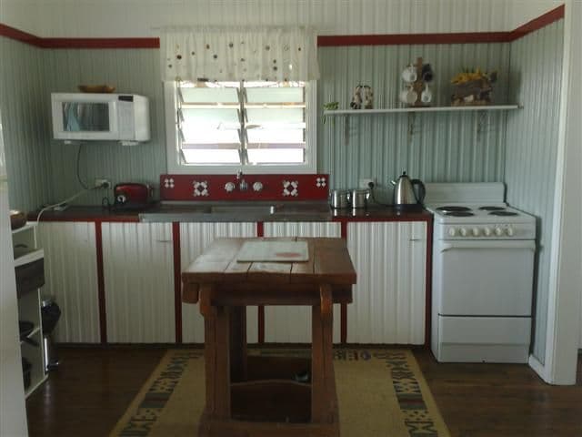 22 Perry Street, Yuleba QLD 4427, Yuleba - Thumbnail 2