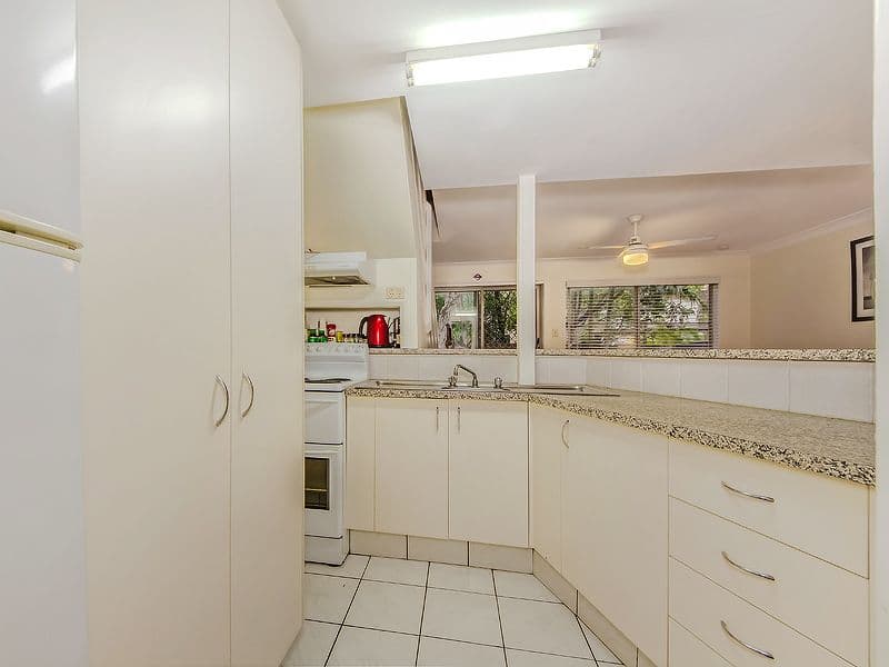 81 Olsen Avenue, LABRADOR QLD 4215, Labrador - Thumbnail 5