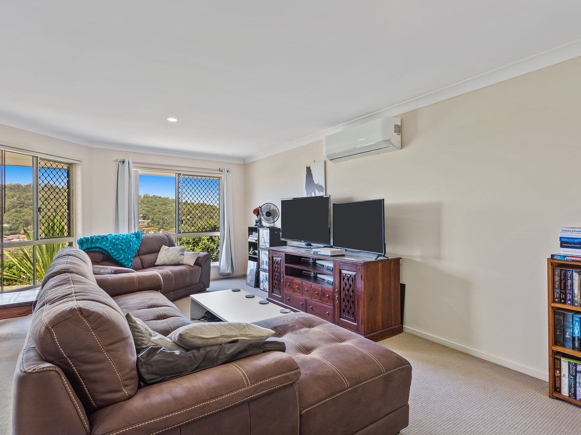 17 Buddy Holly Close, Parkwood QLD 4214, Parkwood - Thumbnail 2
