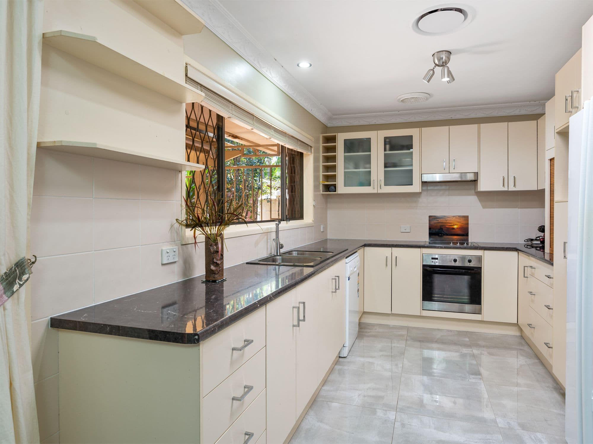 88 Barbaralla Drive, Springwood QLD 4127, Springwood - Thumbnail 3